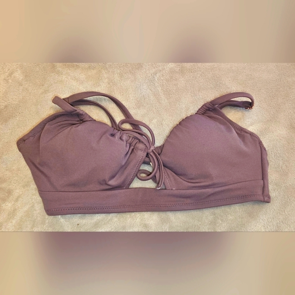 SHADE & SHORE BIKINI TOP SZ 32B LAVENDER